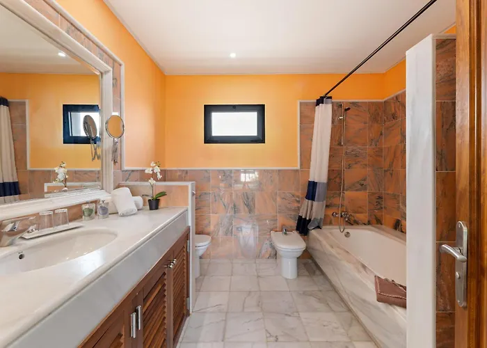 Zafiro 17 By Escape فيلة